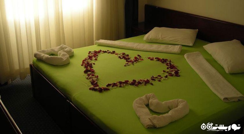 تخت بزرگ اتاق پرمیوم